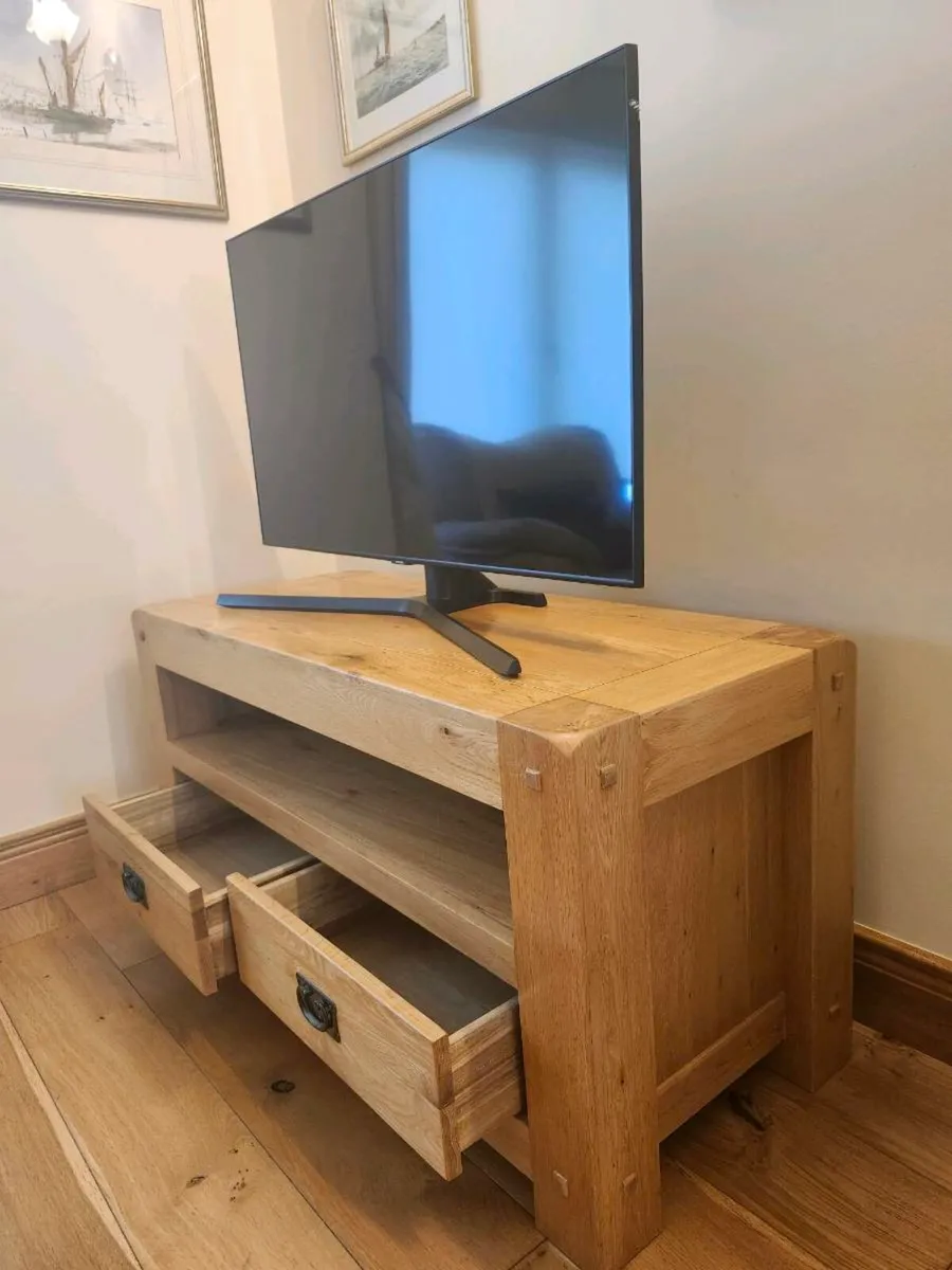 Solid Oak TV cabinet - Image 2