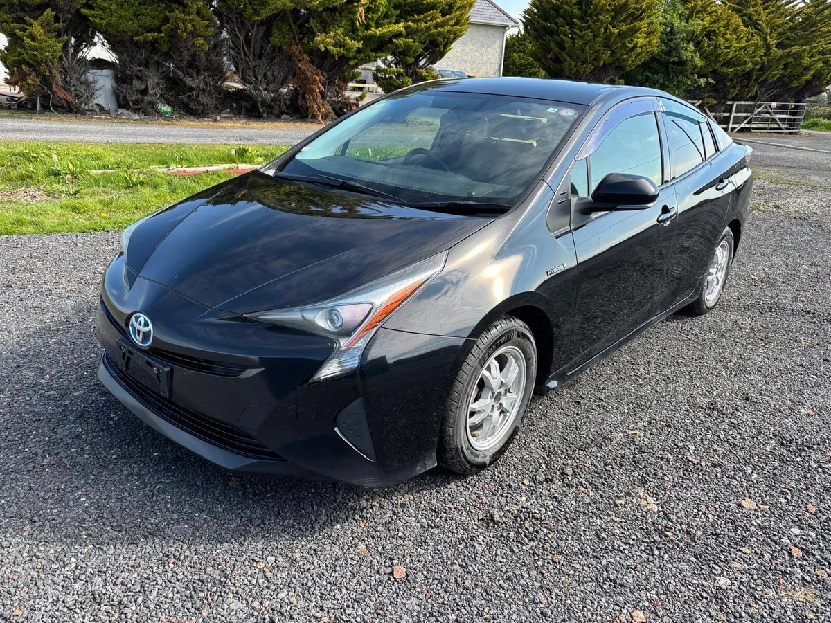 Toyota Prius Hybrid 2018 - Image 4