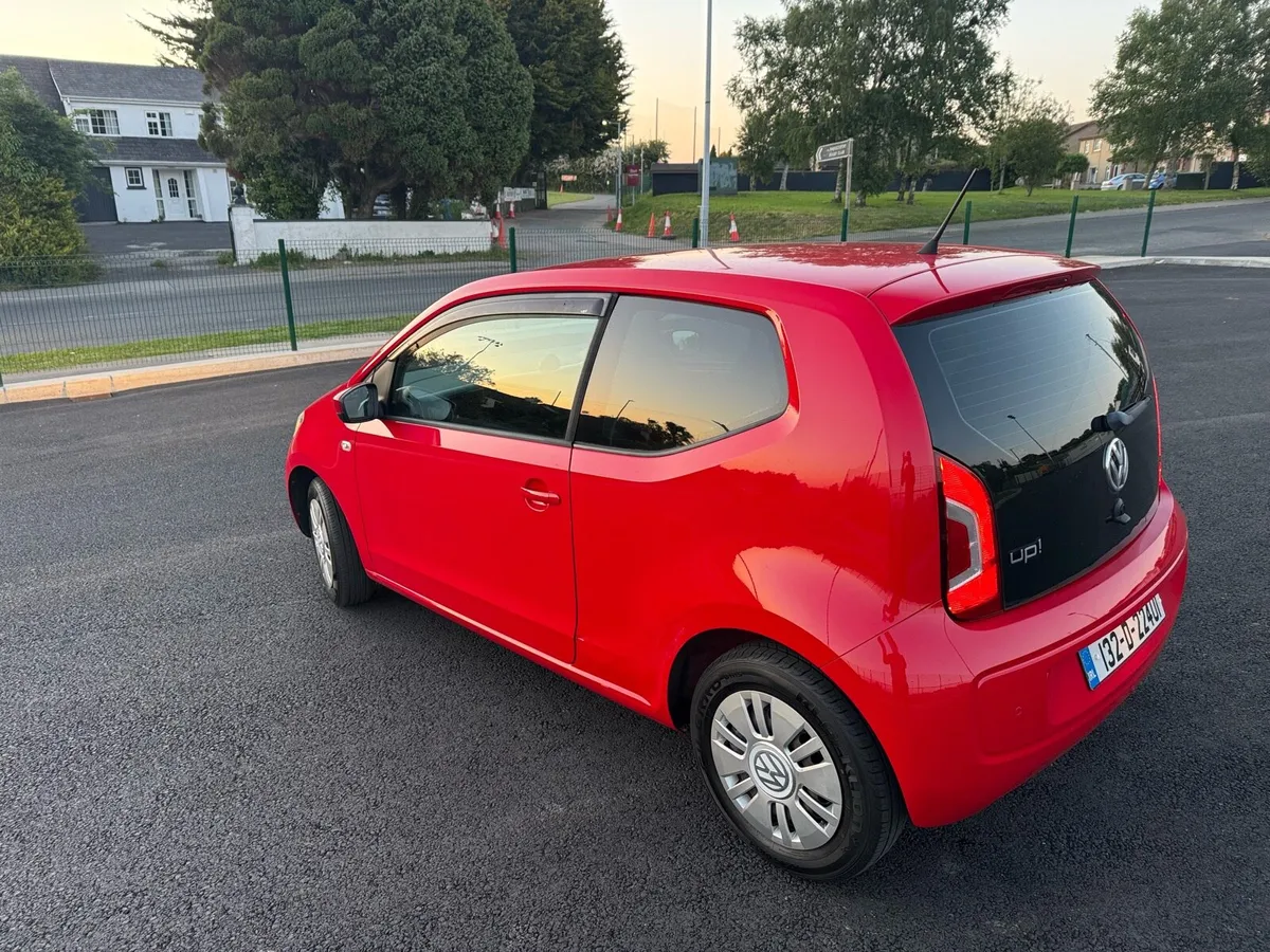 Volkswagen UP - Image 3