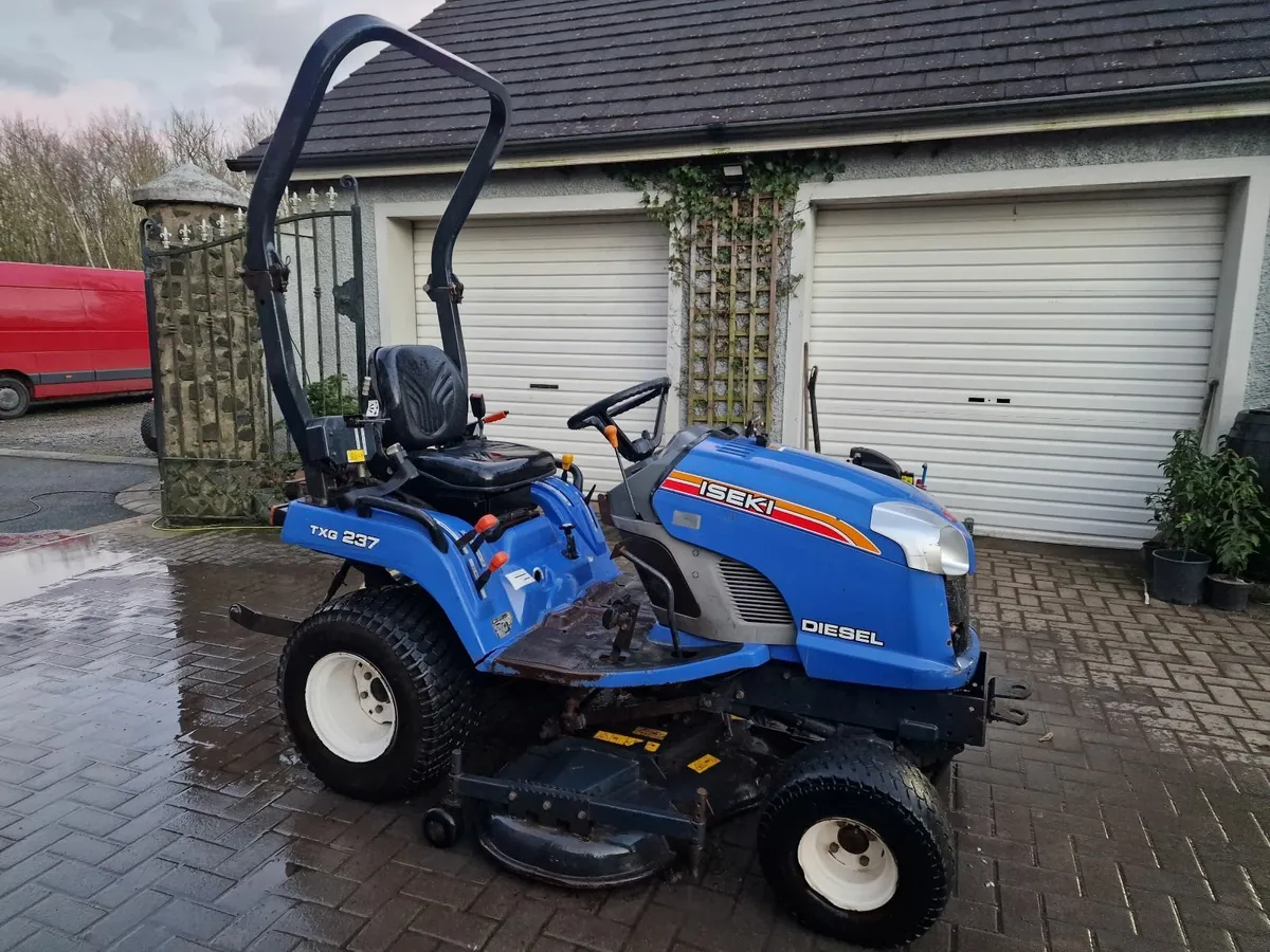 ISEKI TXG327 compact tractor ride on mower - Image 1