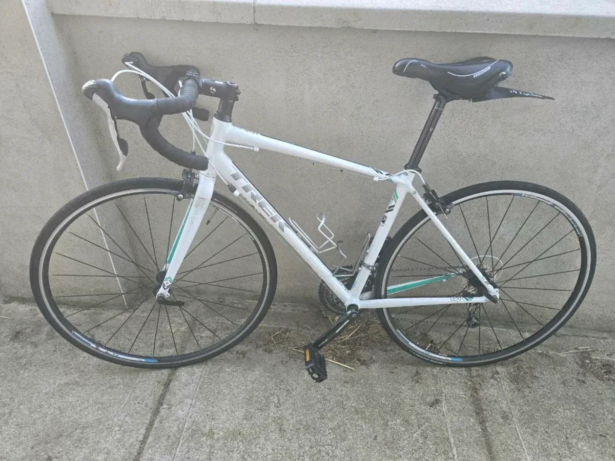 Trek lexa ladies road bike - Image 2
