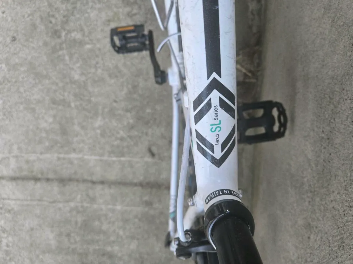 Trek lexa ladies road bike - Image 4
