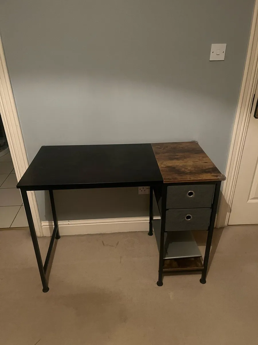 Office desk - Image 4
