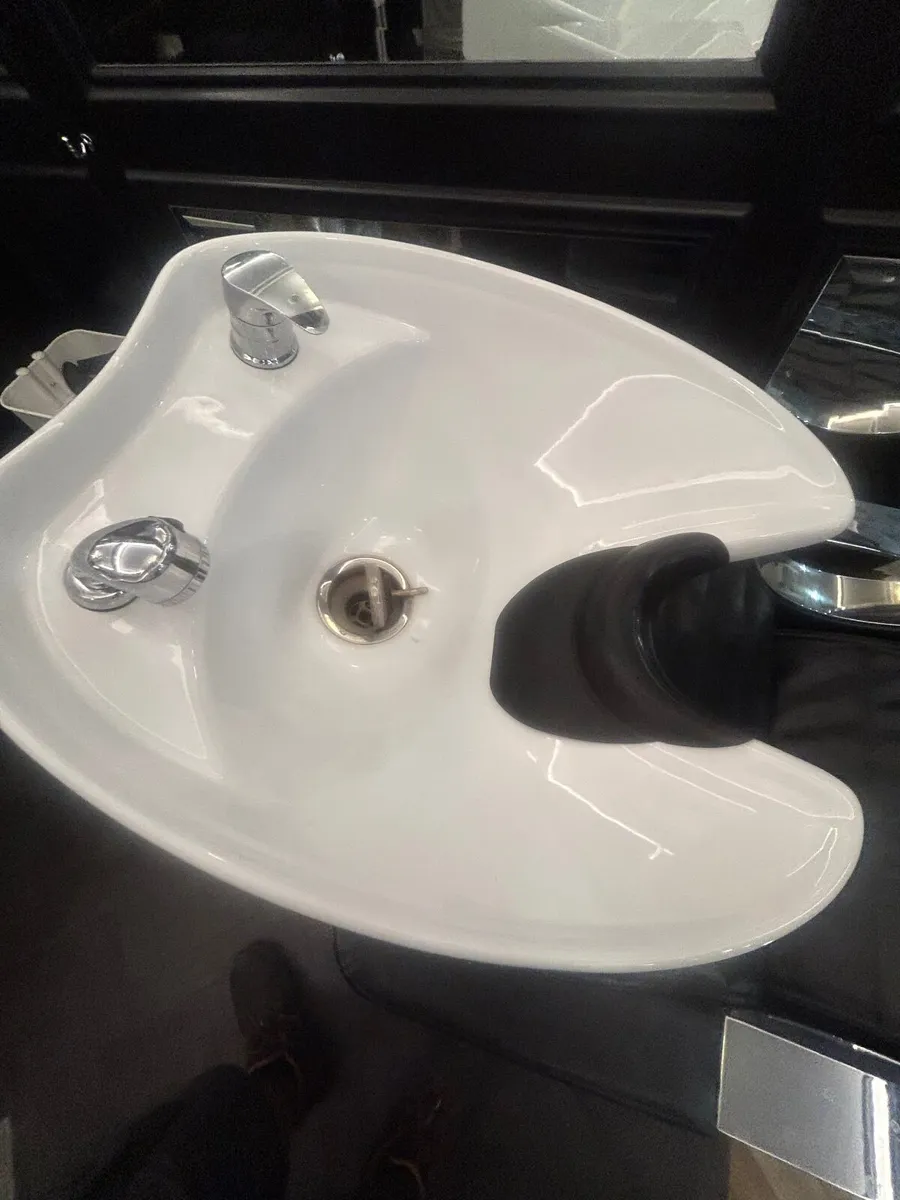 Salon wash basin pair - Image 1
