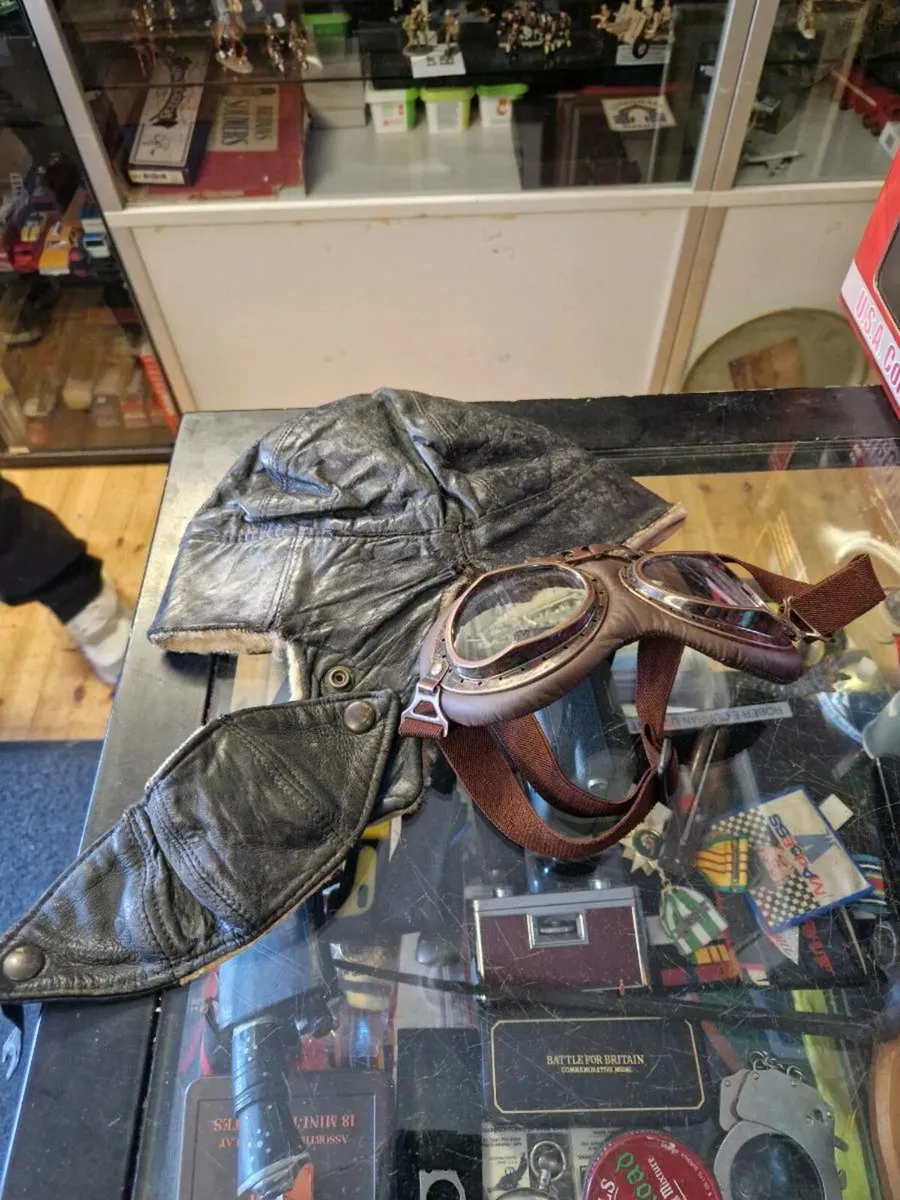 Vintage British RAF WW2 Flying Cap & Goggles - Image 1