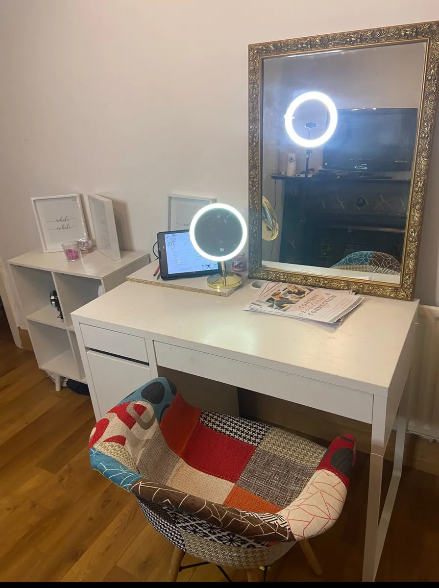 Desk - Image 2