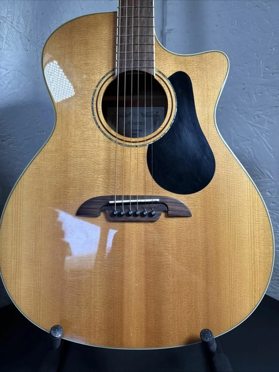 Alvarez Acoustic Guitar AG60CE & Tourtech Bag - Image 2