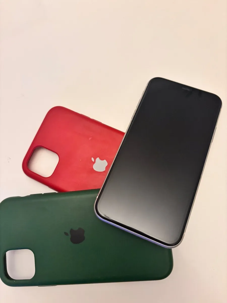 iPhone 11 - Image 1