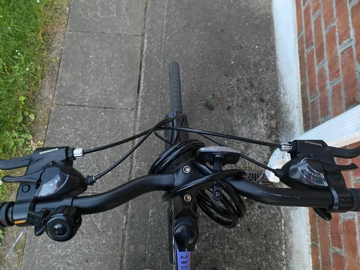 Women's hybrid bike - Image 2