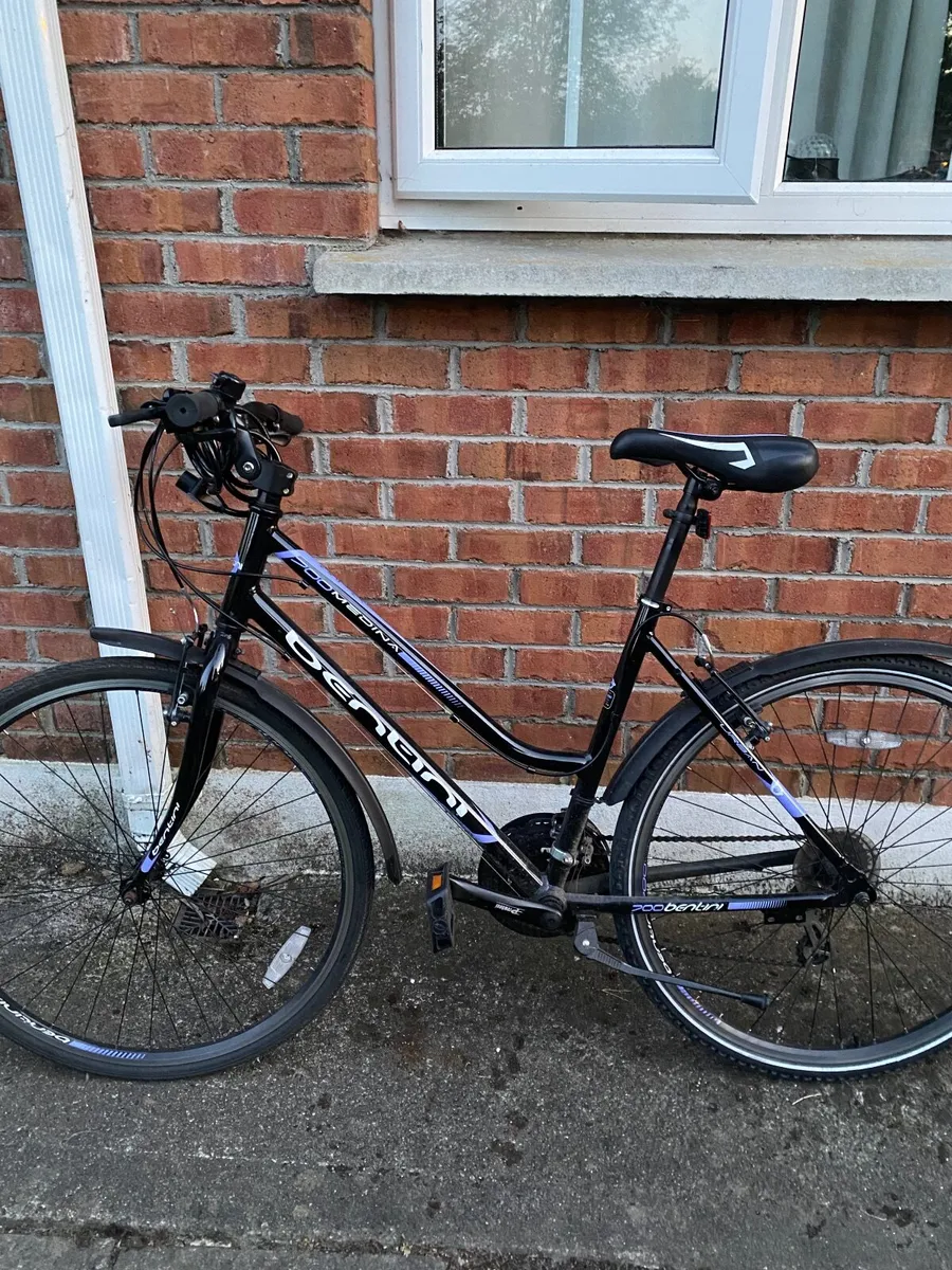 Women's hybrid bike - Image 1