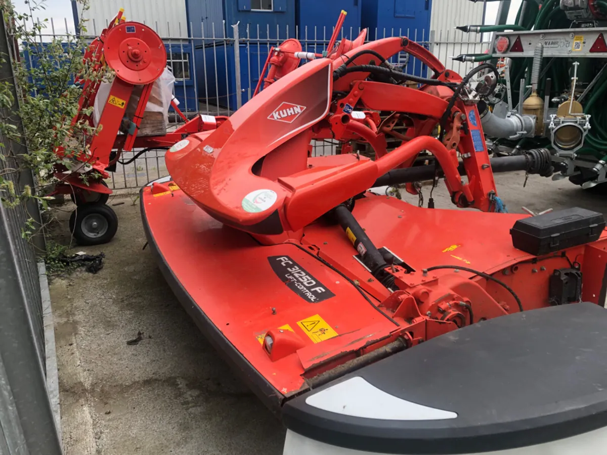 Front mower - Image 1