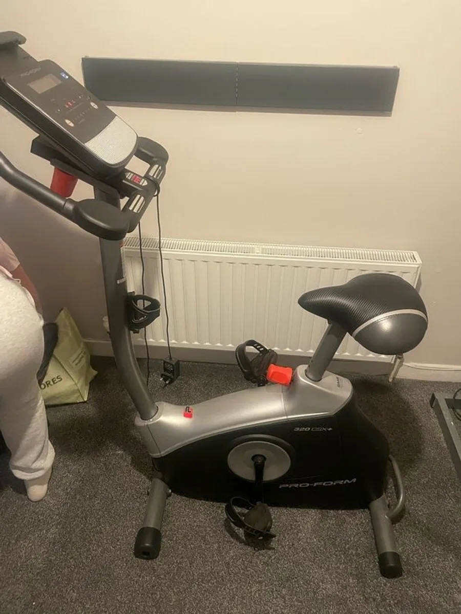 exercise Bike + threadmill will sell separate or as bundle - Image 2