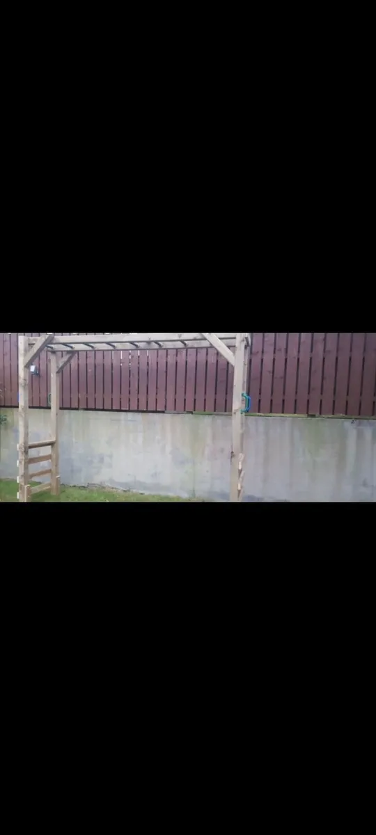 monkey bar climbing frame - Image 2