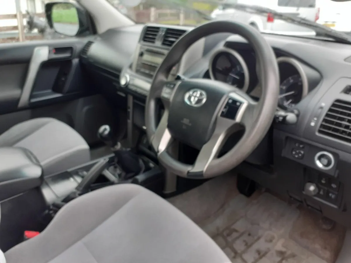 Toyota Land Cruiser 2011 - Image 2