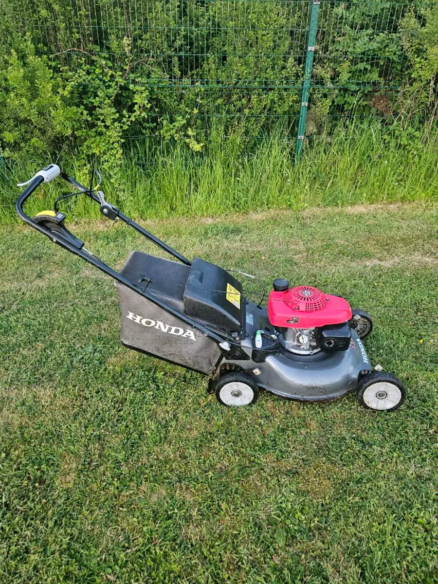 Honda lawnmower - Image 1