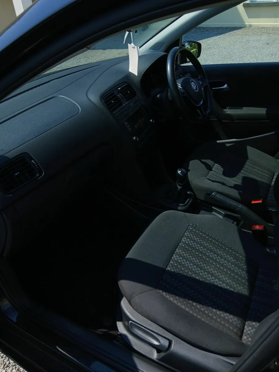 Volkswagen Polo 2017 - Image 2