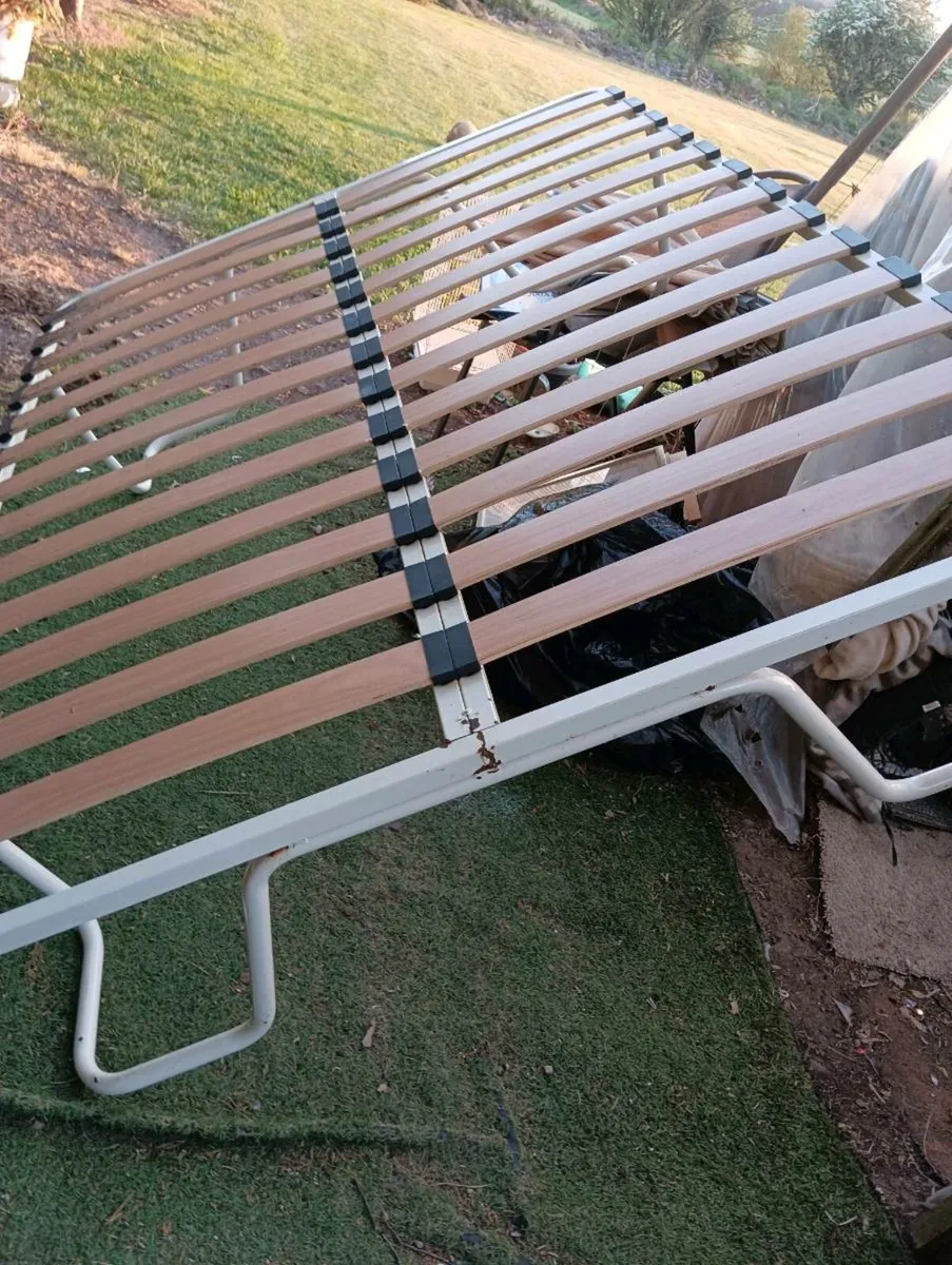 Double bed base for mobile home - Image 1