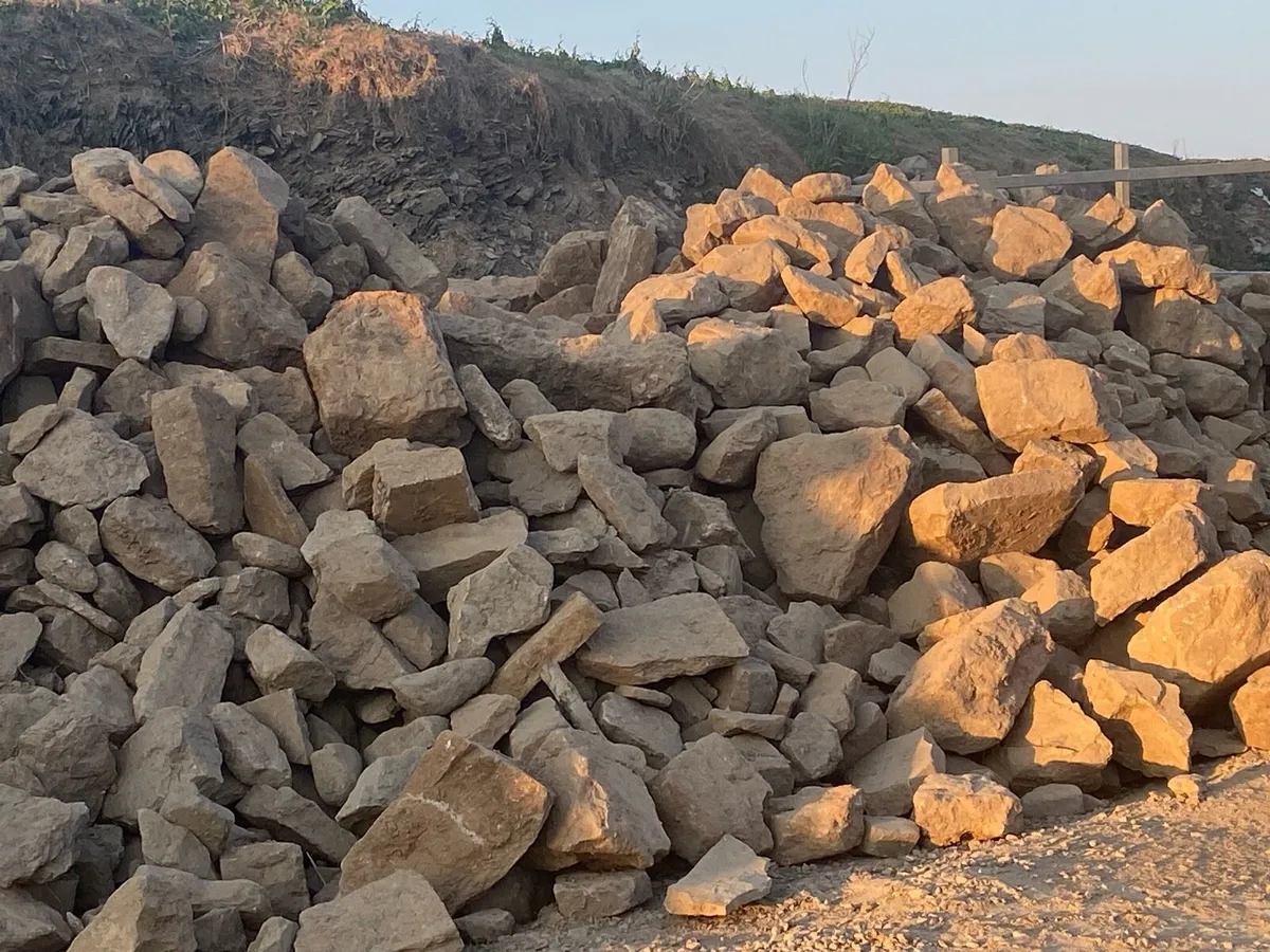 Field stone for sale - Image 1