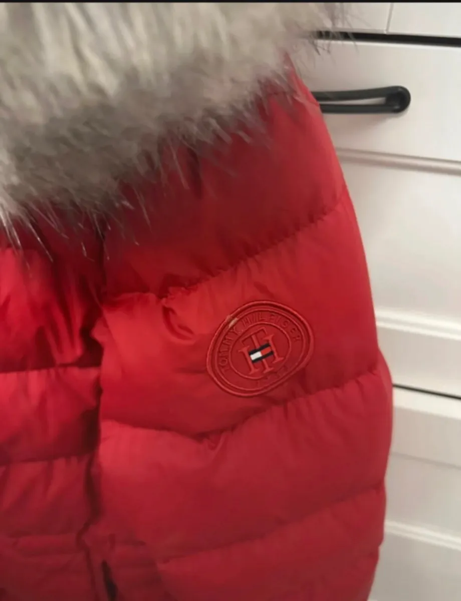 Ladies Tommy Hilfiger Red fur puffer coat - Image 4