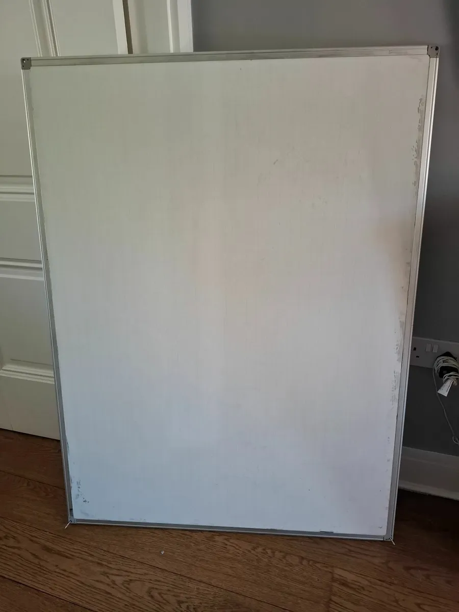 Wall mountable whiteboard - Image 1