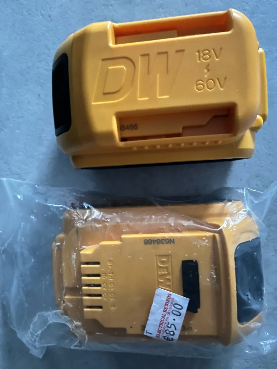 Two new DeWalt batteries - Image 2