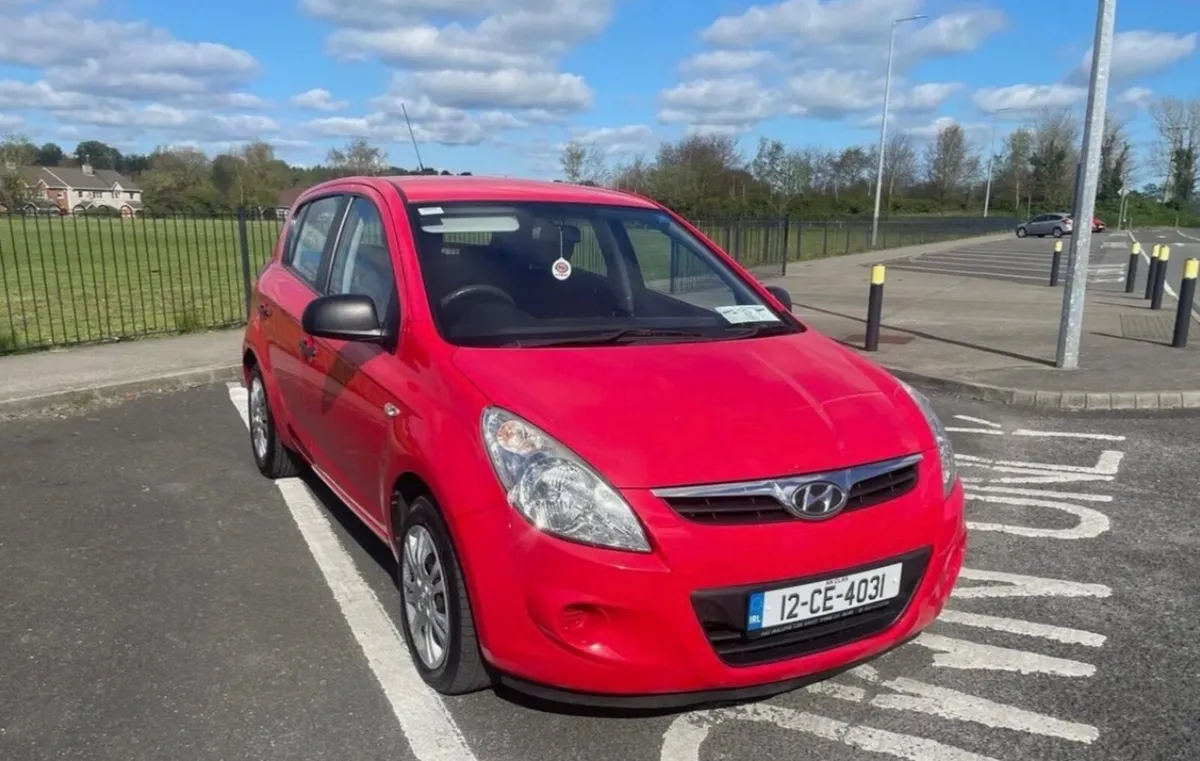 Hyundai i20 2012 *low tax and insurance - Image 1