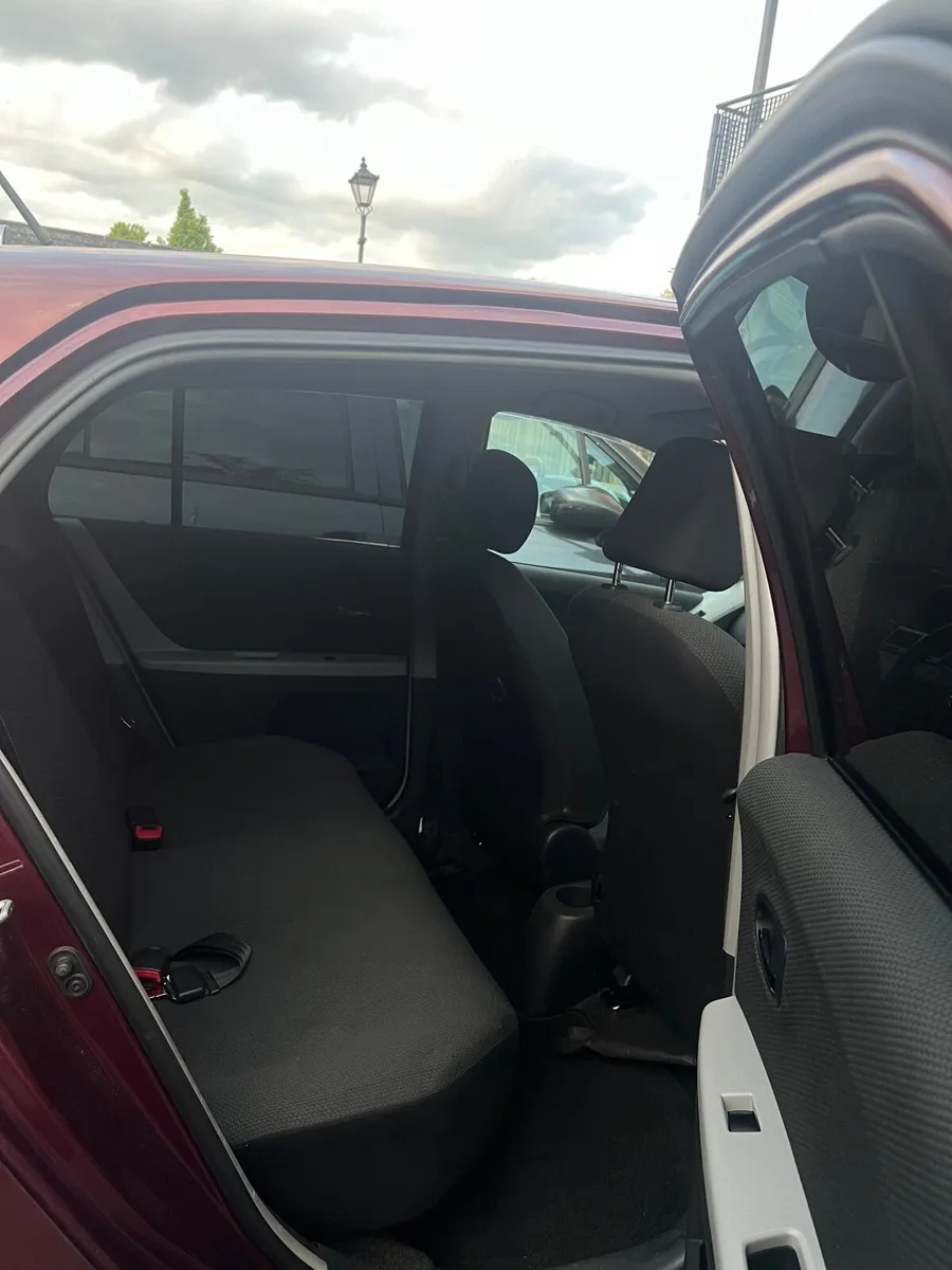Toyota Vitz 2010 - Image 3