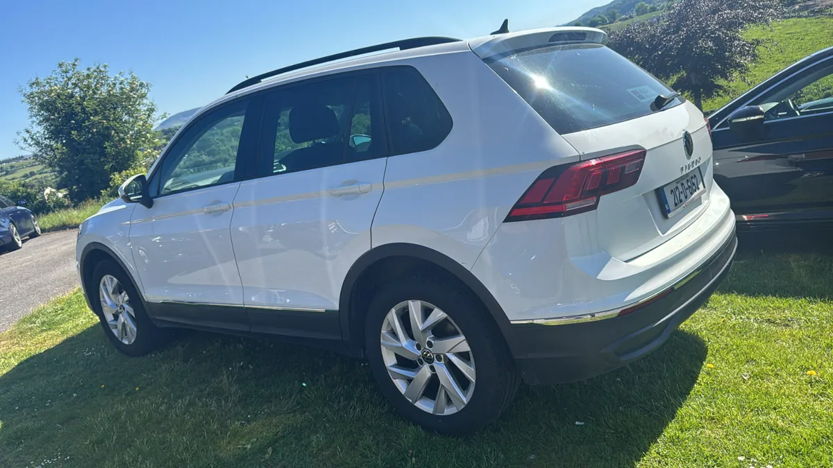 Volkswagen Tiguan 2021 2.0 tdi - Image 2