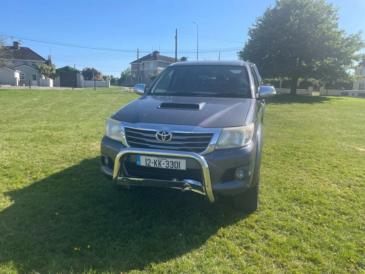 2012 Toyota HILUX invincible - Image 1