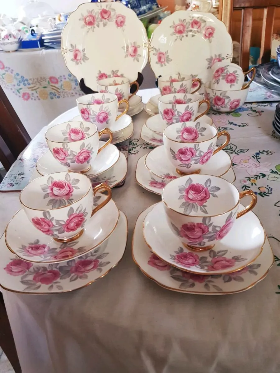 Pink Rose's 28 piece tea service - Image 2