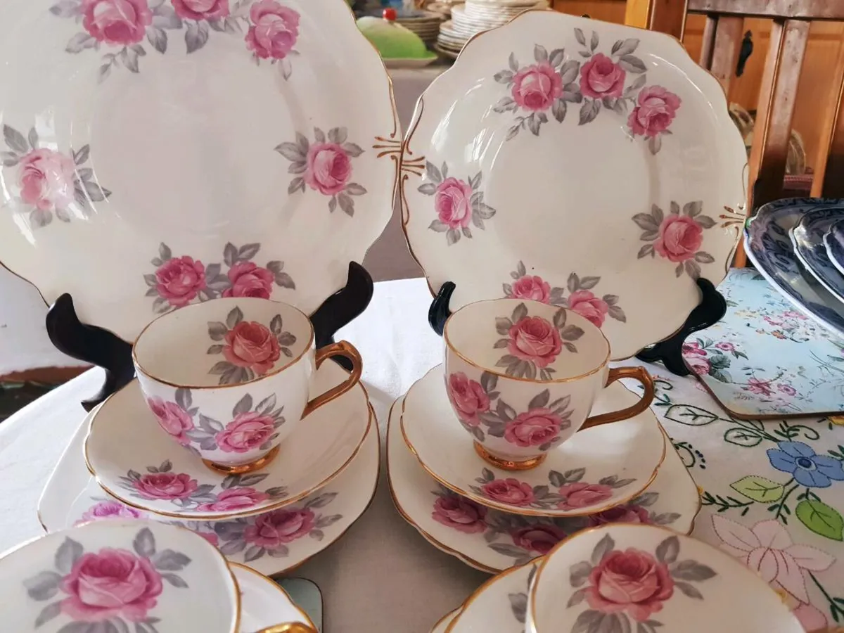 Pink Rose's 28 piece tea service - Image 3
