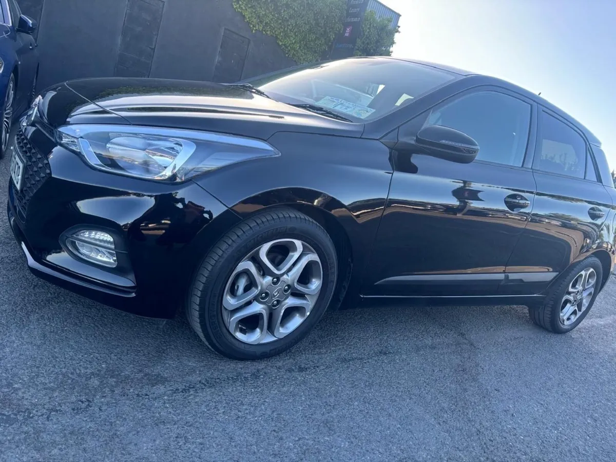 191  Hyundai  i20  1.2 active Deluxe plus - Image 2