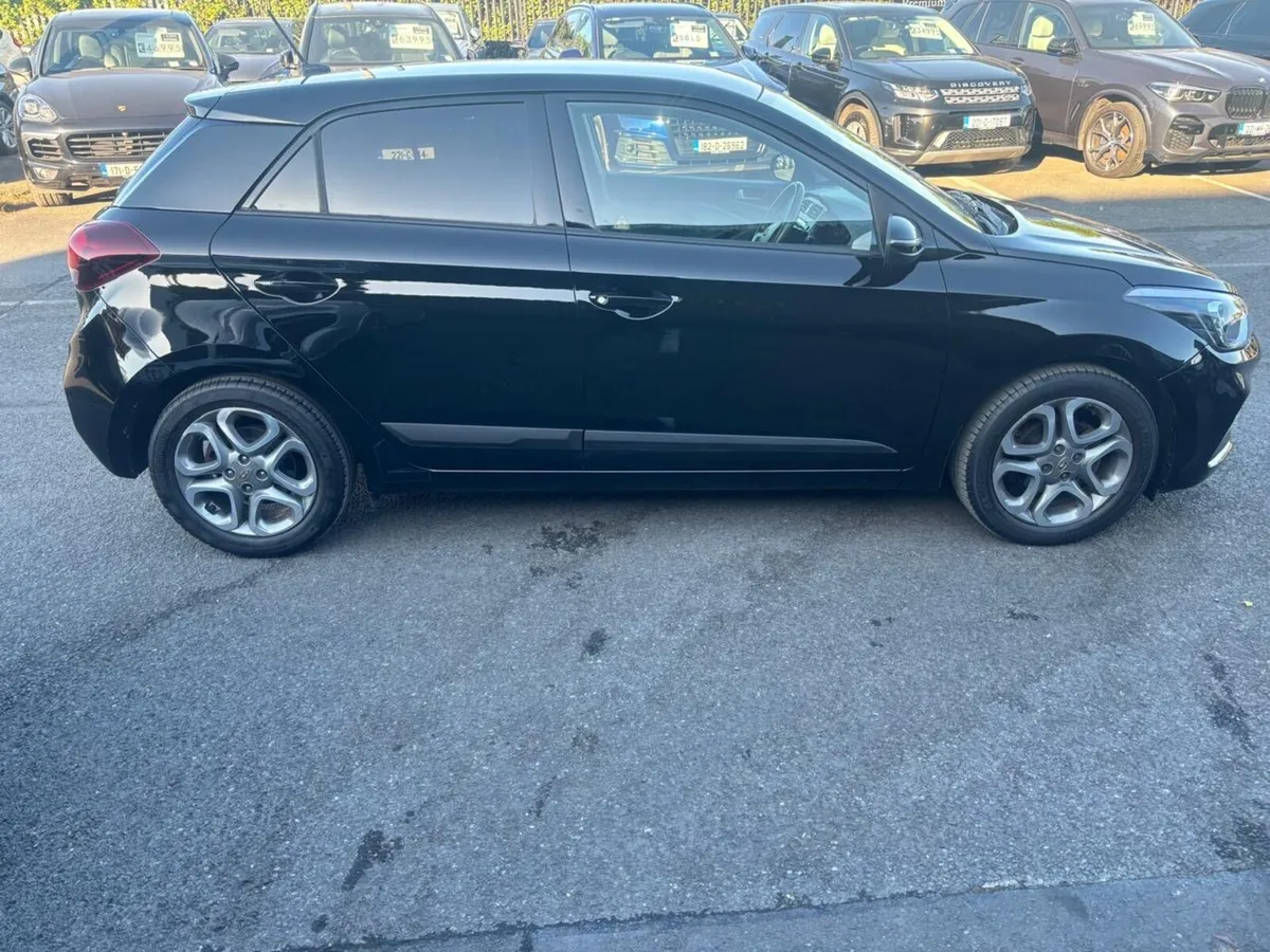 191  Hyundai  i20  1.2 active Deluxe plus - Image 3