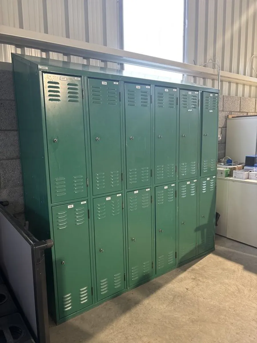 Retro lockers all whiskeys all locks working - Image 1
