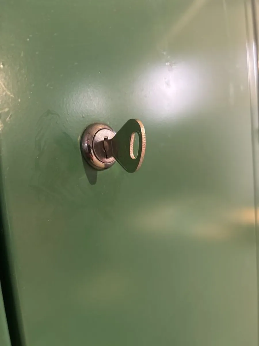 Retro lockers all whiskeys all locks working - Image 2