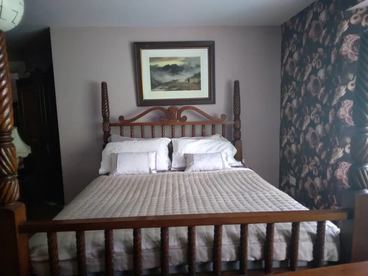 Bed - Image 2