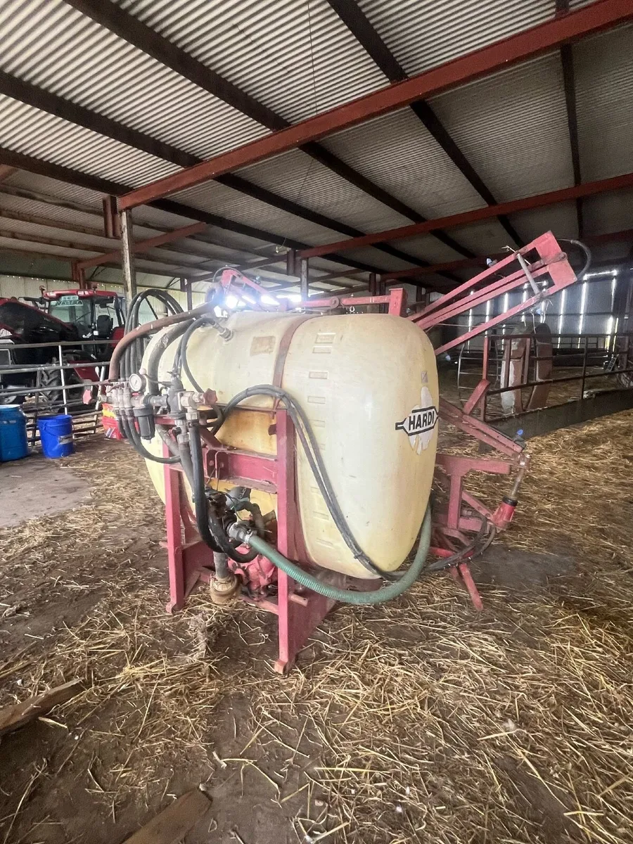 1000L Hardie Sprayer for sale - Image 1