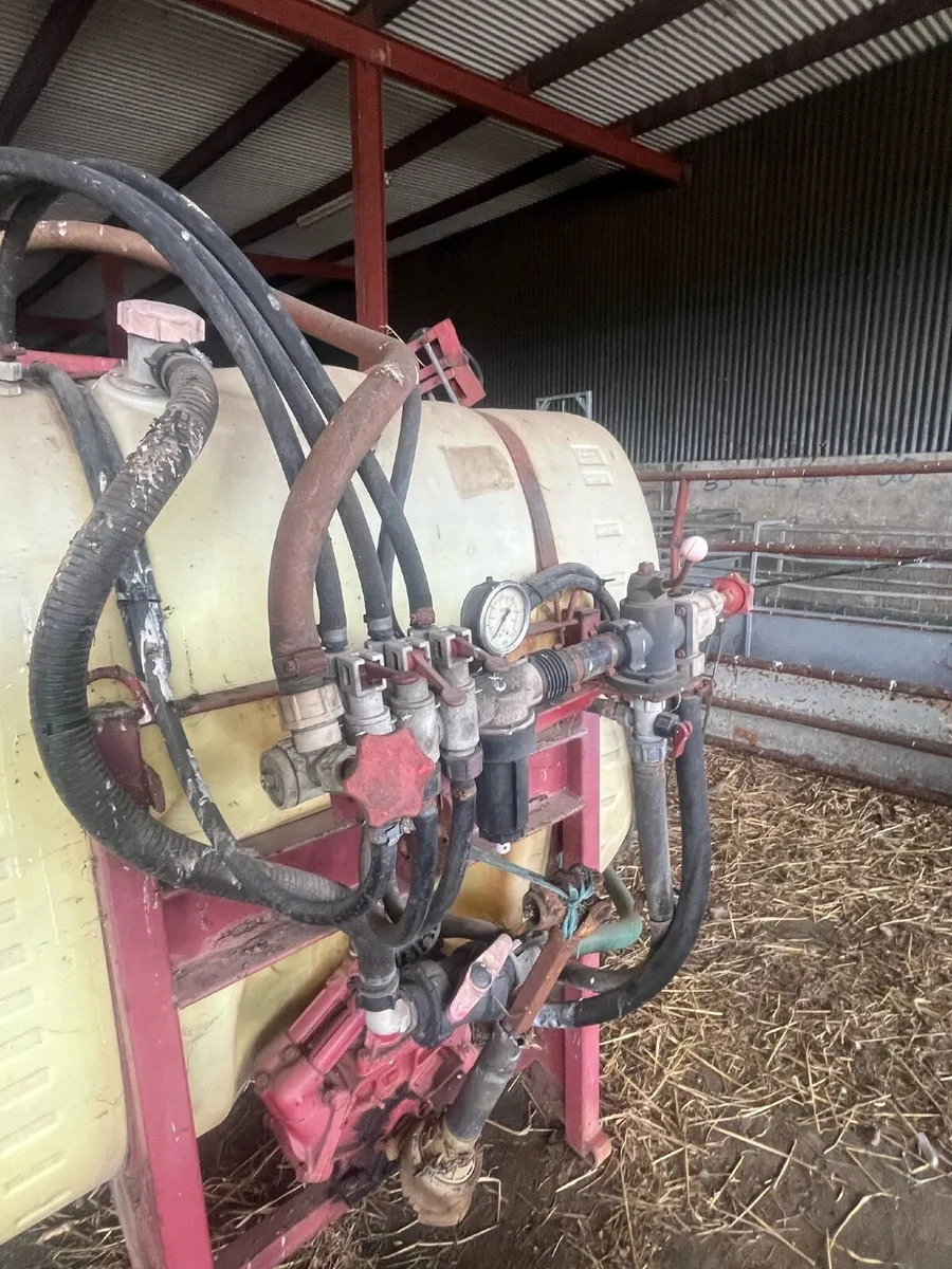 1000L Hardie Sprayer for sale - Image 2