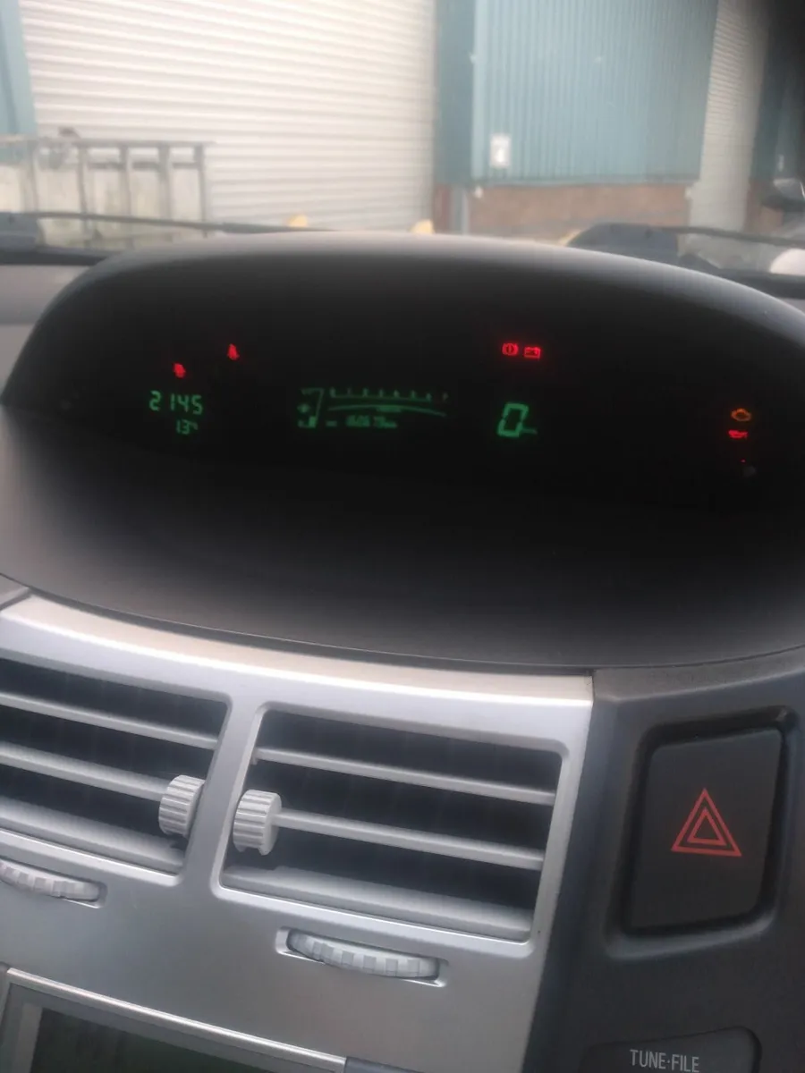 Toyota Yaris 2008 - Image 4