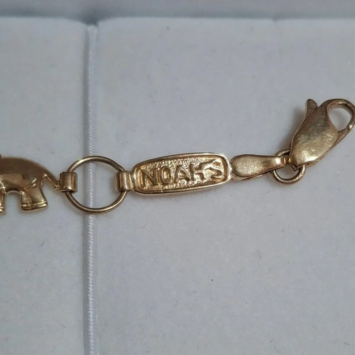 Beautiful rare vintage Noahs ark gold braclet has been recently professionally cleaned - Image 4