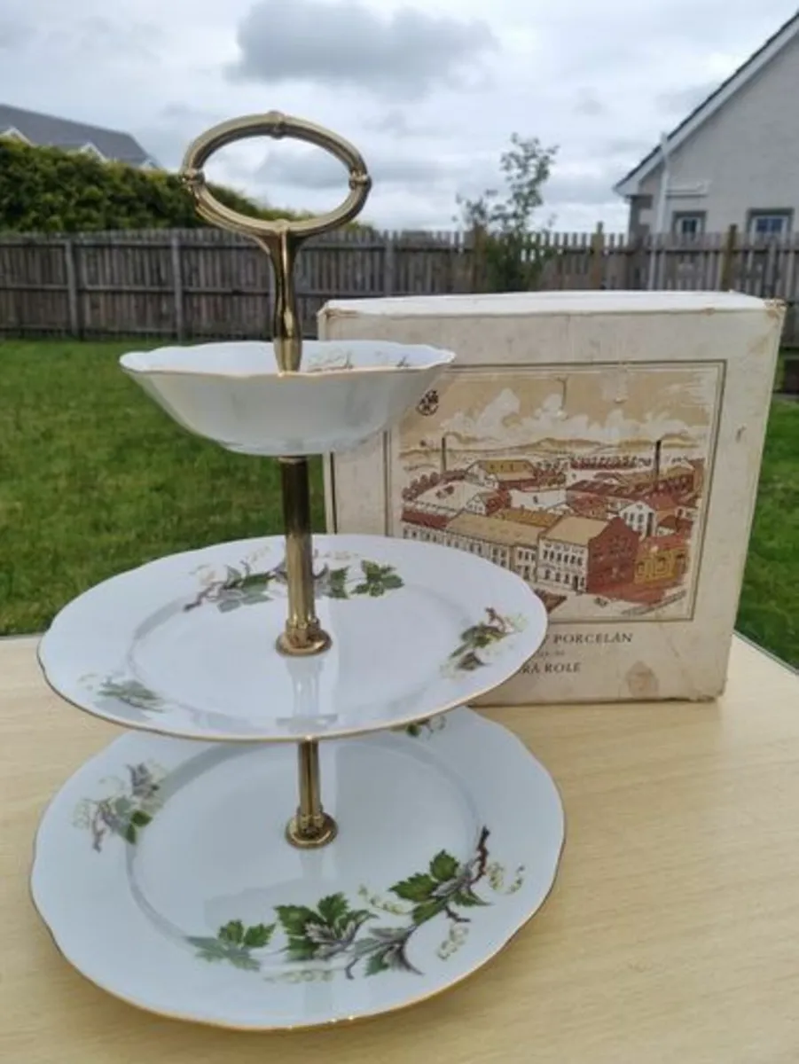 Vintage serving stand - Karlovarsky Porcelan Czech - Image 1