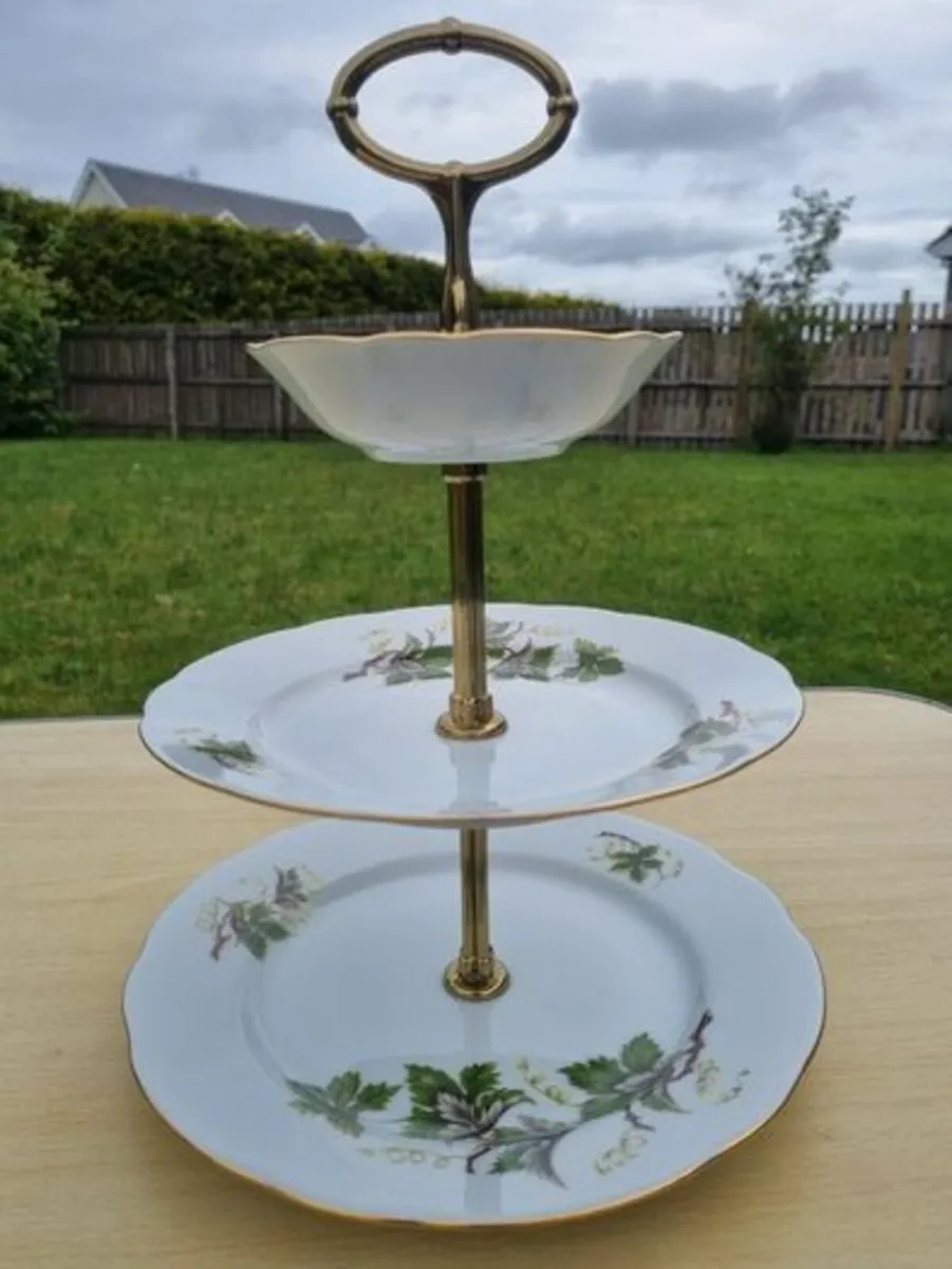 Vintage serving stand - Karlovarsky Porcelan Czech - Image 2