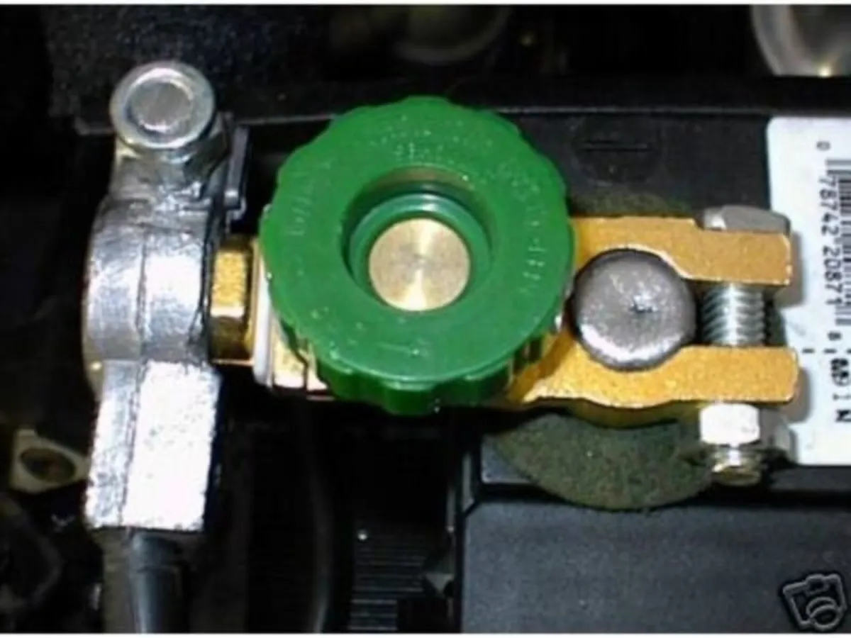 Battery Cut Off Switches and Fencers - Image 1