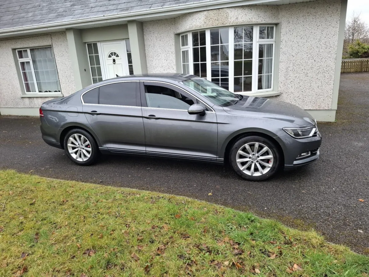 Volkswagen Passat Grey - Image 4