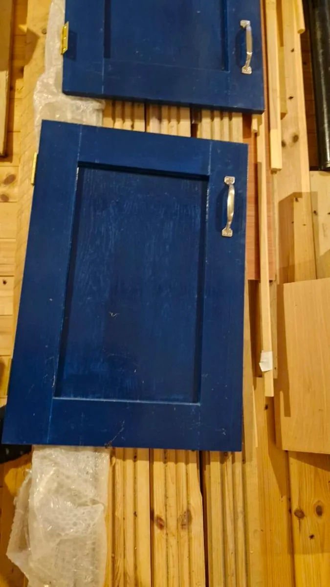 Pine doors with handles and hinges - Image 1