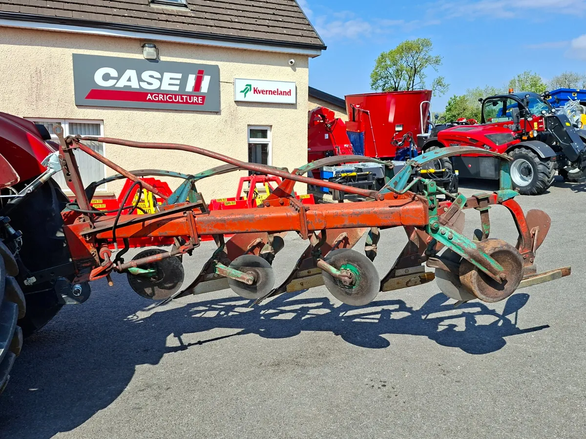 Kverneland 4 furrow plough - Image 1