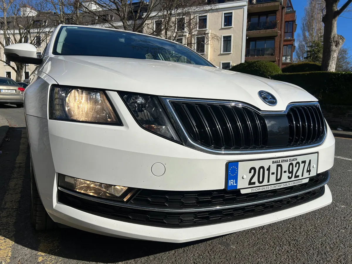 2020 SKODA OCTAIVA PARKING CAMERA SERVICE HISTORY - Image 3
