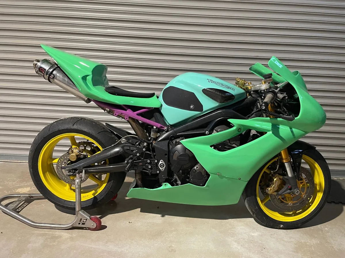 Triumph Daytona 675 - Image 1