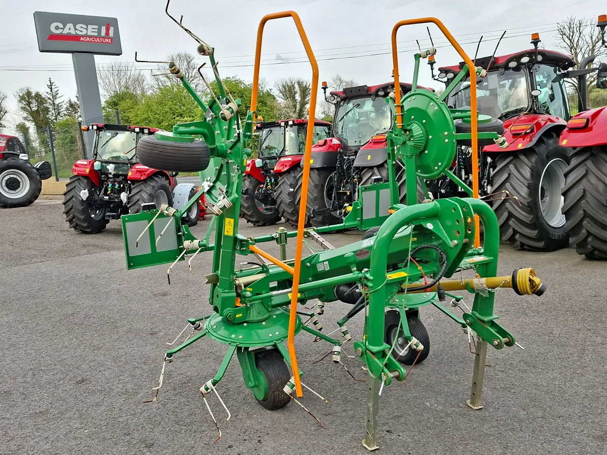 2022 MALONE 570 TEDDER - Image 1