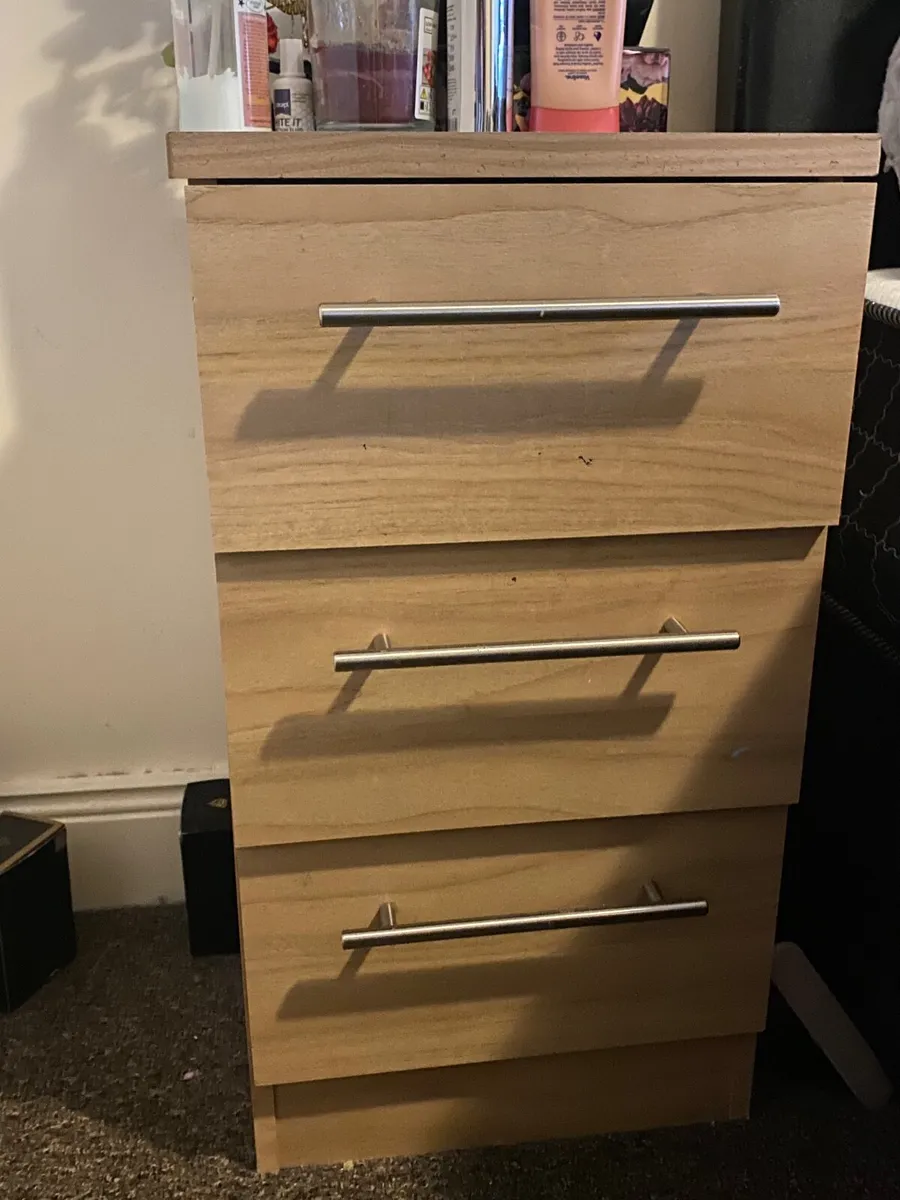 Bed stand - Image 2